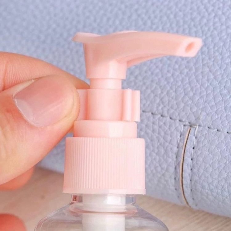 پک مسافرتی آرایشی 8 تکه همرا با کیف ژله ای رنگ سرخابی